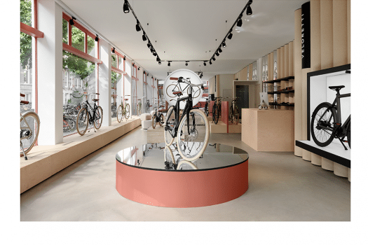 Veloretti heropent Amsterdamse brandstore met nieuw interieurdesign in samenwerking met S-P-A-C-E Projects.