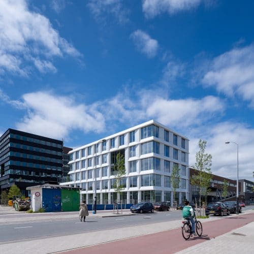 Max & Moore is opgeleverd: groen en gezond kantorencomplex in Amsterdam Buiksloterham