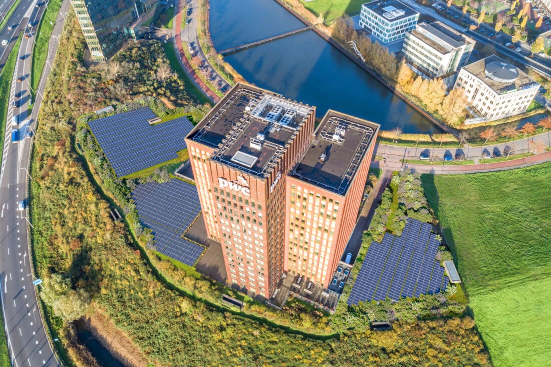 Zonnepark zorgt voor grootschalige verduurzaming van Rotterdams kantoorgebouw Trinity 