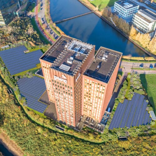 Zonnepark zorgt voor grootschalige verduurzaming van Rotterdams kantoorgebouw Trinity 