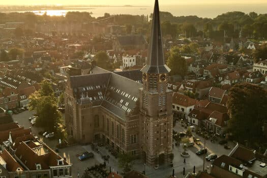 ‘Get that bullshit done’ in Heavens Hoorn by the Temple of Love