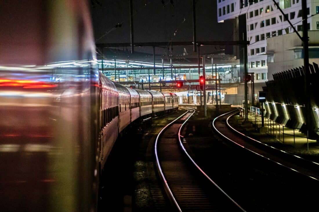 Nachttreinen bieden een steeds betaalbaarder alternatief voor vliegen