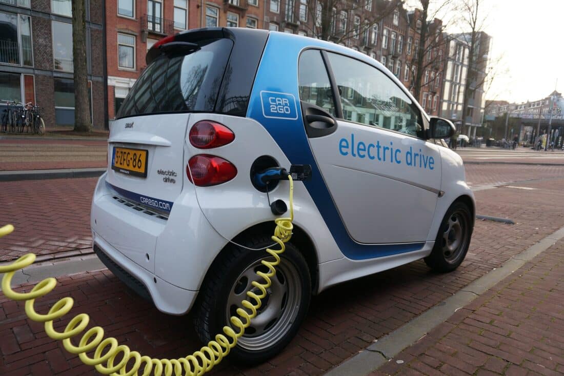 Een op de drie zakelijke rijders verwacht niet te kunnen afstappen van fossiele brandstof