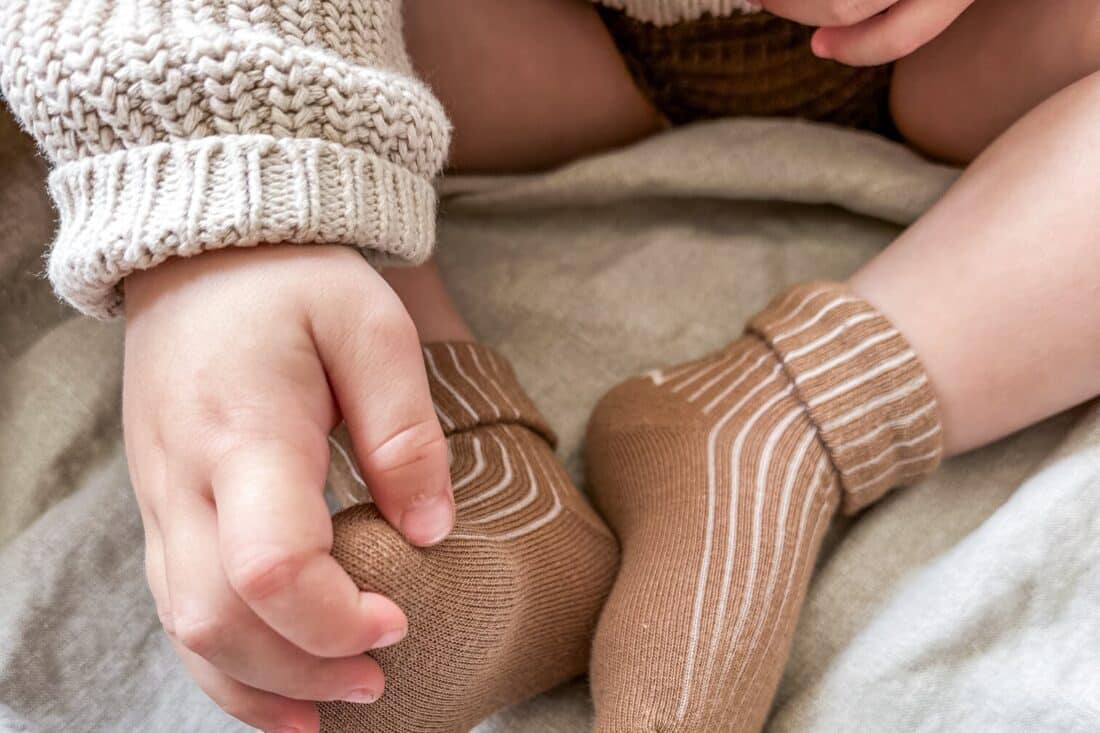 Sticky Socks: De oplossing voor afzakkende babysokken