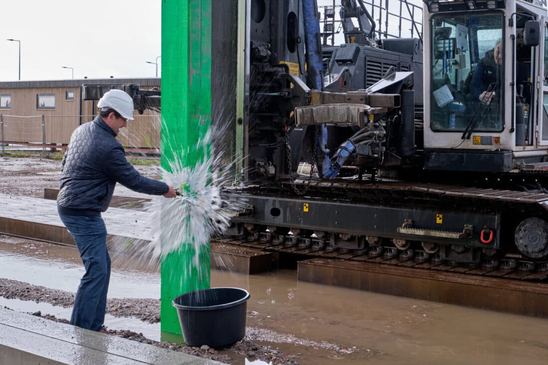 Eerste groene paal geslagen van het nieuwe, duurzame pand van WARP Systems