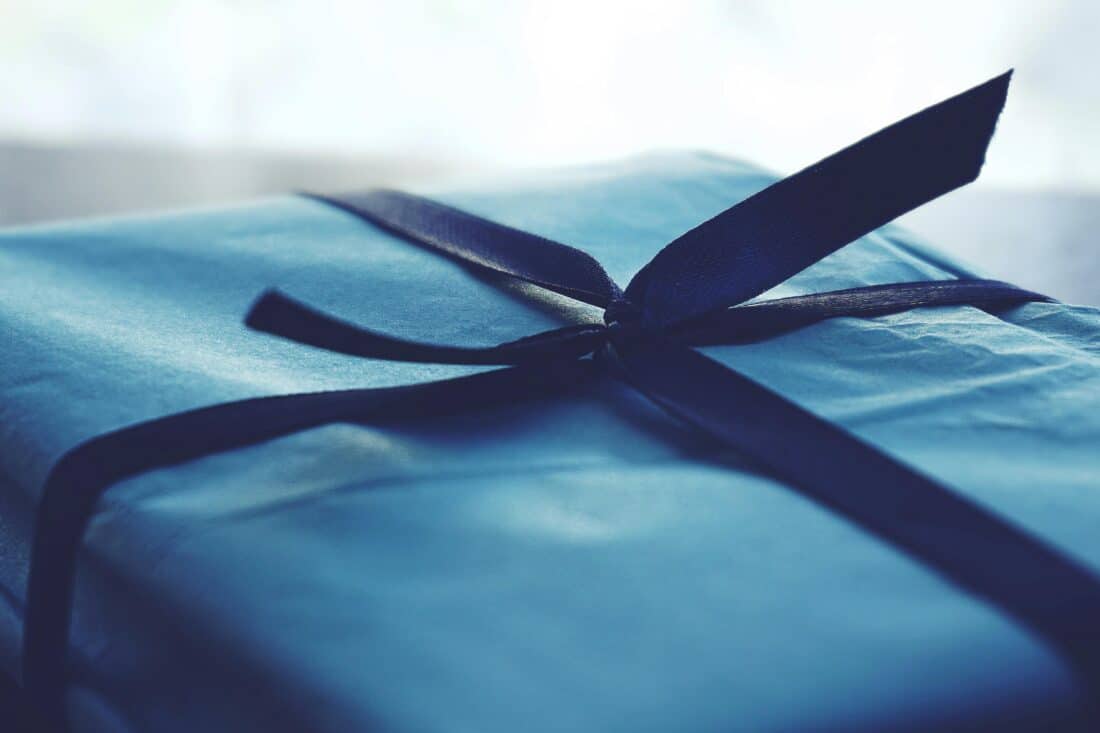 Zakelijk kraamcadeau etiquette: maak indruk met een onvergetelijk geschenk