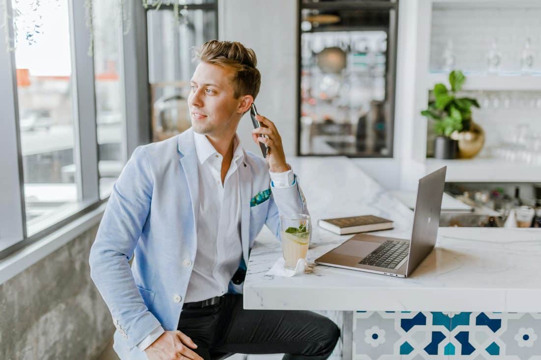 Efficiënt zakelijk bellen voor zelfstandige ondernemers