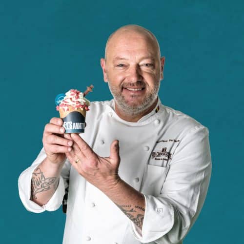 Disney+ trakteert op warme chocolademelk in hartje Amsterdam: opening Chocolate Stream Shop