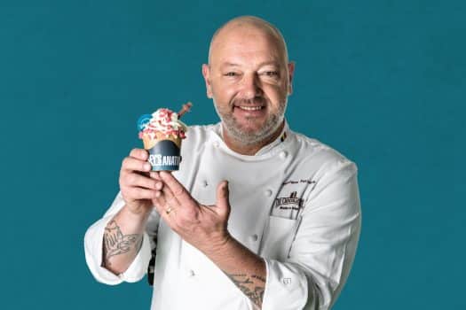 Disney+ trakteert op warme chocolademelk in hartje Amsterdam: opening Chocolate Stream Shop