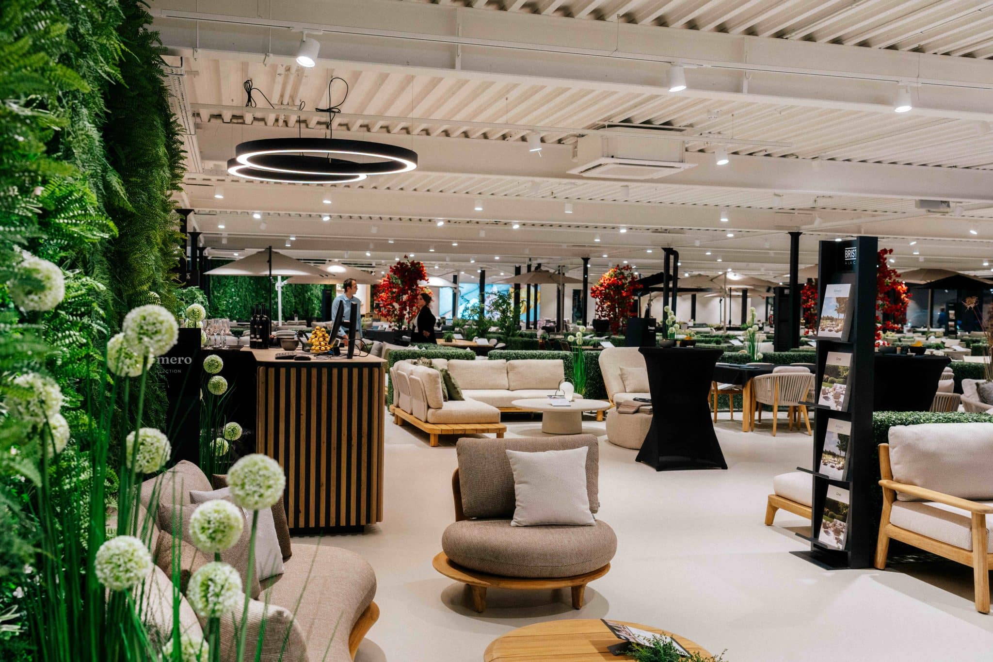 Exterioo Tuinmeubelen opent nieuwe showroom op Boulevard Cruquius