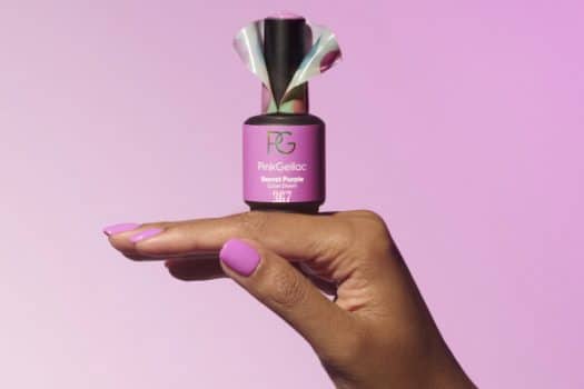 Pink Gellac neemt afscheid van de plastic sleeve.